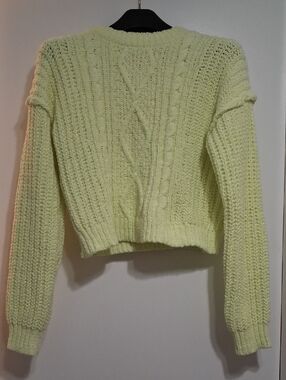 Soft Cable-knit Cropped Sweater